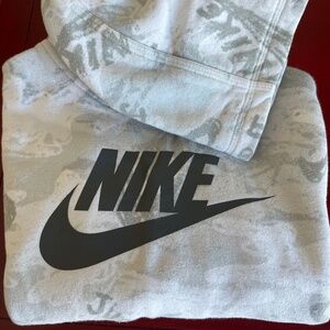 Nike hoodie boy size large